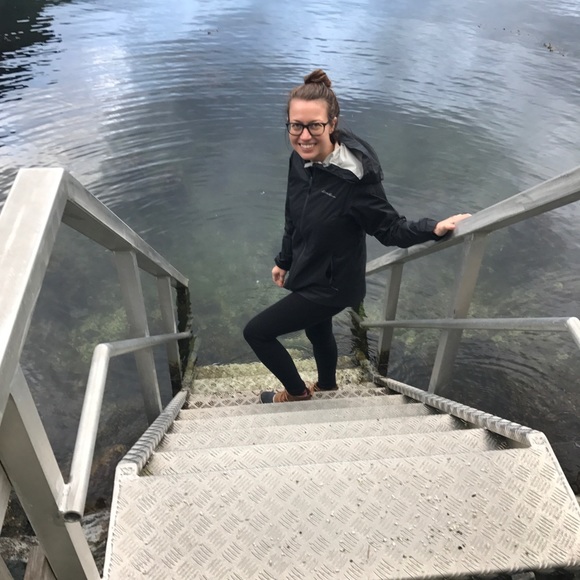 Meet your Posher, Lisa - Picture 1 of 1